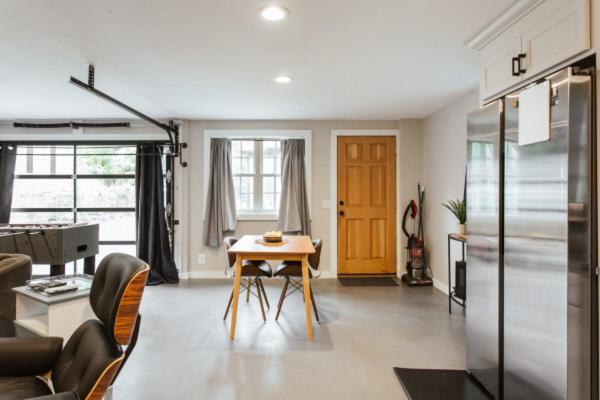 Greenway Garage With Firepit أثينز، أوهايو المظهر الخارجي الصورة
